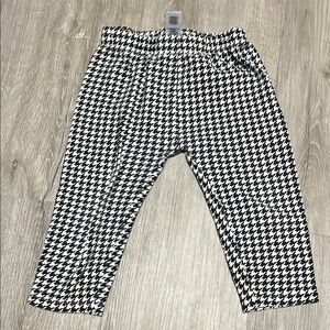4/$20 Pekkle Kids Black and White Houndstooth Pants 24M